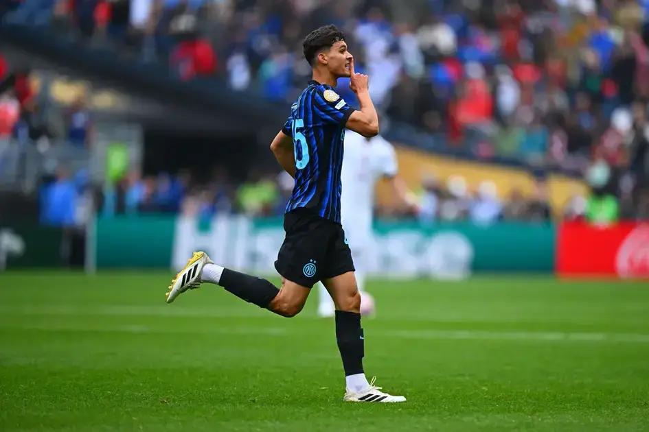 Carboni Brilha e Salva Inter de Milão em Jogo Decisivo no Mundial