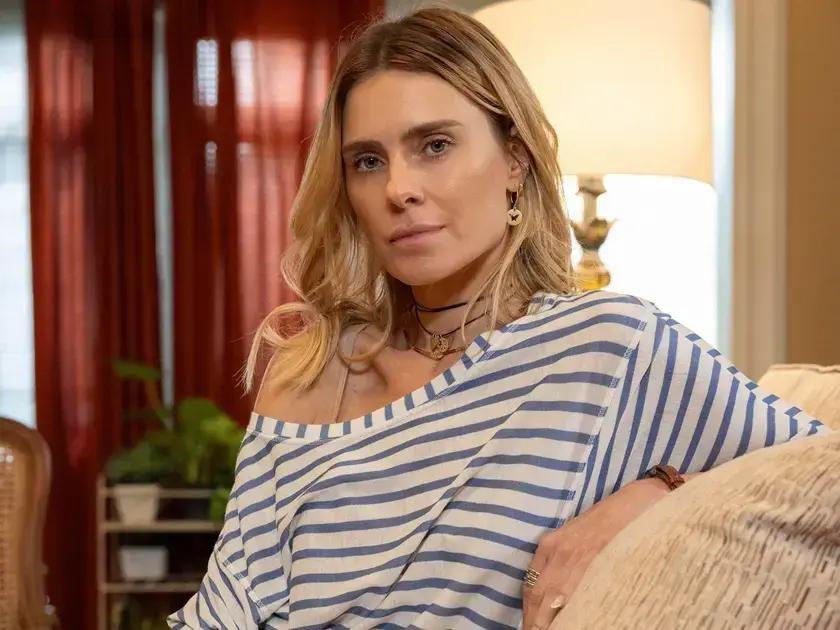 Carolina Dieckmann Altera Seu Nome e Fala Sobre Energias