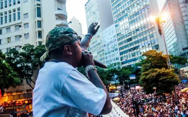 Como O Rap Fortalece a Identidade e a Luta Antirracista Entre Jovens