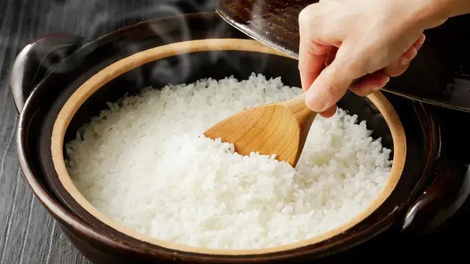 Cuidado Ao Reaquecer Arroz: Riscos Para Sua Saúde