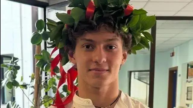 Kimi Antonelli Se Forma no Ensino Médio e Foca na Fórmula 1