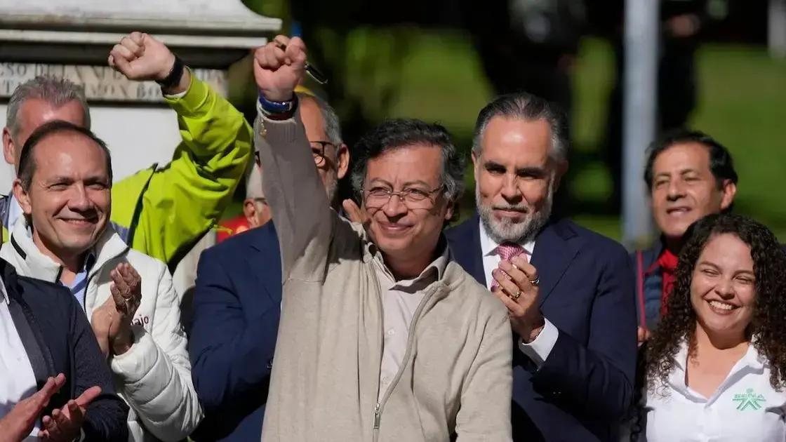 Petro reage a áudios de Leyva e acusa tentativa de desestabilização política na Colômbia