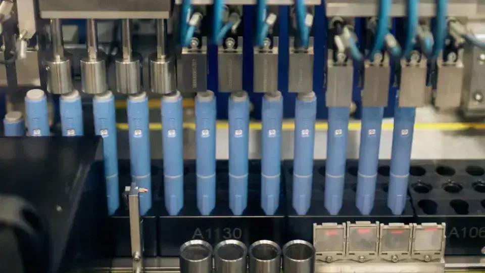 Receita retida e novas regras para venda de canetas emagrecedoras no Brasil