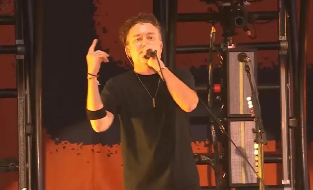 Show completo do Rise Against no festival na Europa® que inclui faixas novas do próximo disco Ricochet