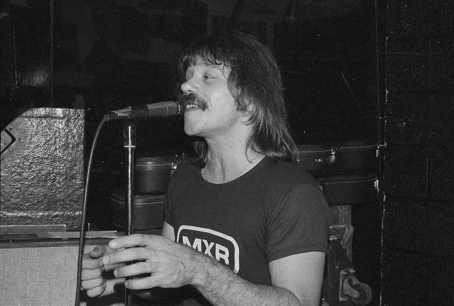 Terry Luttrell Sobrevive a Acidente de Carro Após Tributo ao REO Speedwagon