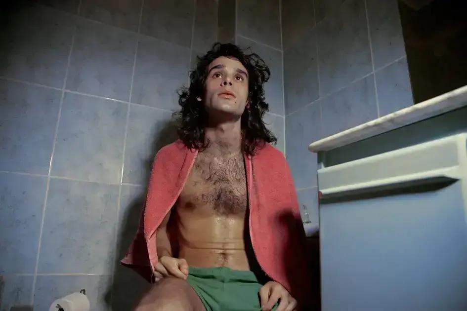 Zé Ibarra lança seu segundo álbum "AFIM" com novas sonoridades e colaborações