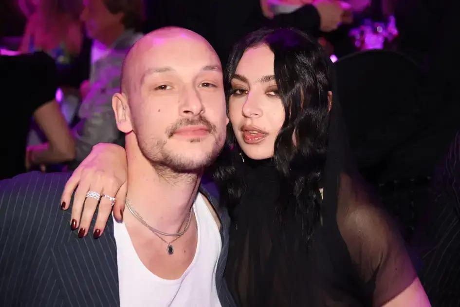 Casamento Charli XCX e George Daniel: Uma Celebração na Londres do Estilo Musical