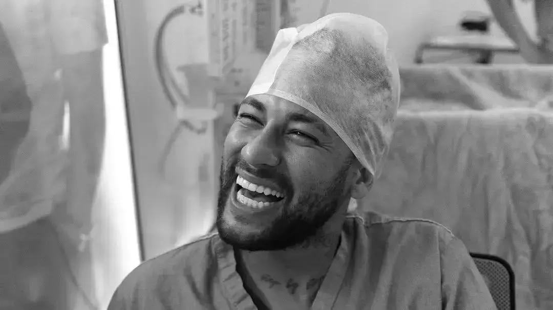 Celebrado o nascimento de Mel, filha de Neymar, no Santos e envolvimento com o time