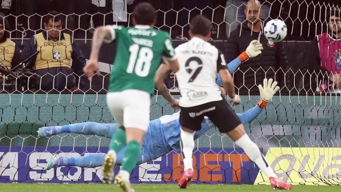 Corinthians conquista vitória na Copa do Brasil com destaque para defesa de Weverton