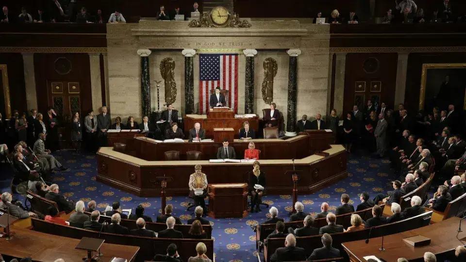 Cortes no orçamento dos EUA impactam ajuda externa e refugiados