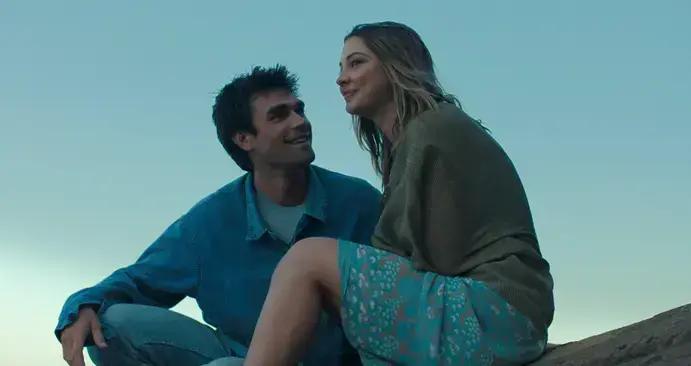 Estreia de romance no Prime Video promete emocionar com Madelyn Cline e KJ Apa