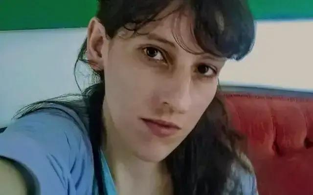 Explore as fronteiras da palavra e do gênero na literatura contemporânea