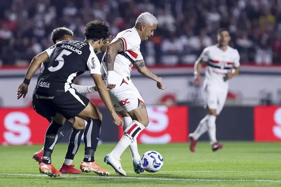 Futebol e política: impacto na cultura e economia do Brasil e do mundo