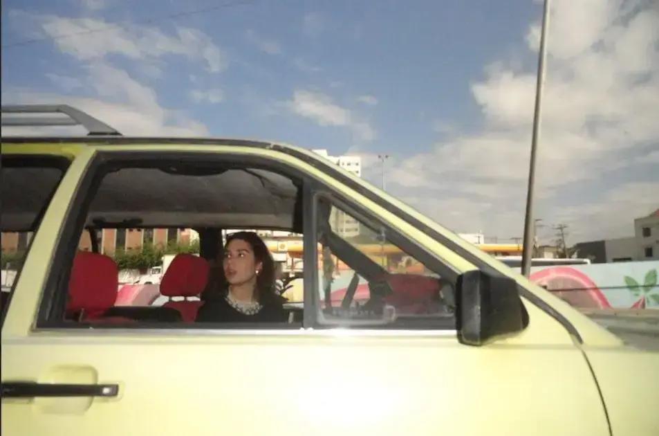 Música brasileira: Tontom lança clipe com estética dos anos 2000 e conquista fãs no TikTok