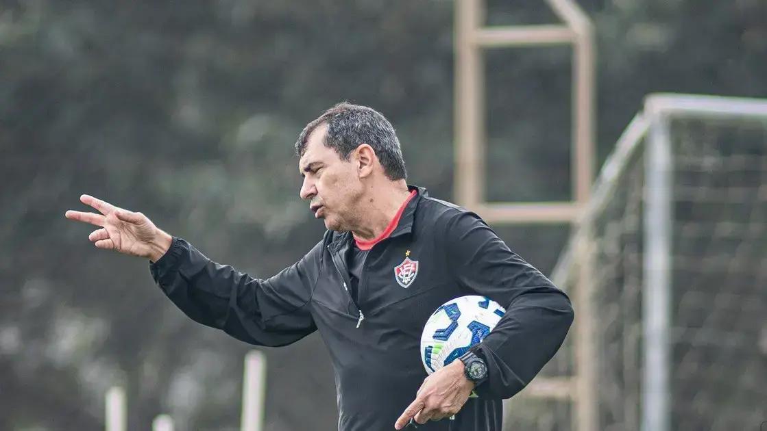 Novo técnico Fabio Carille estreia no Vitória com foco na versatilidade tática