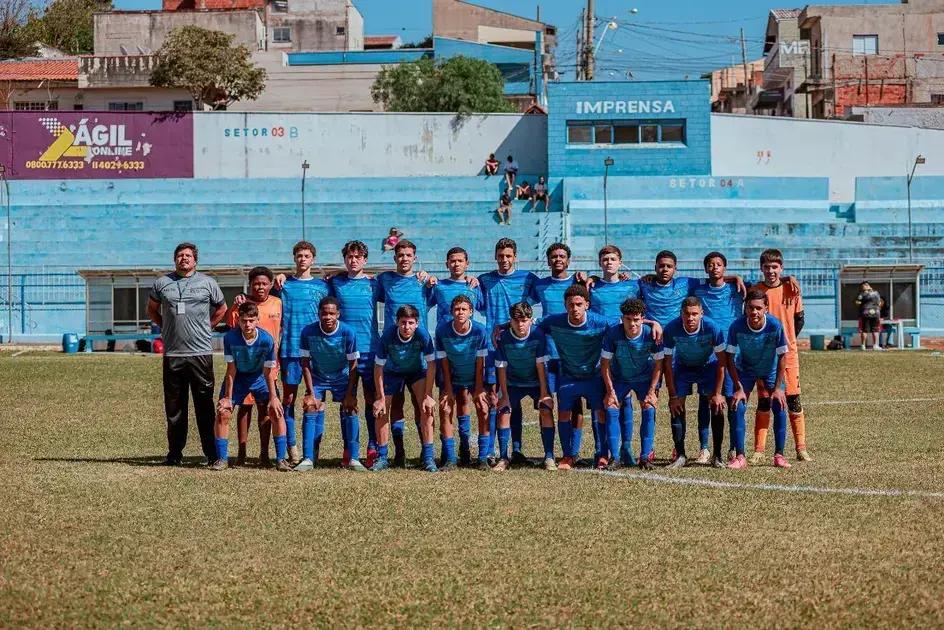 Premiação do Campeonato Municipal de Futebol Menores 2025 em Salto destaca talento local
