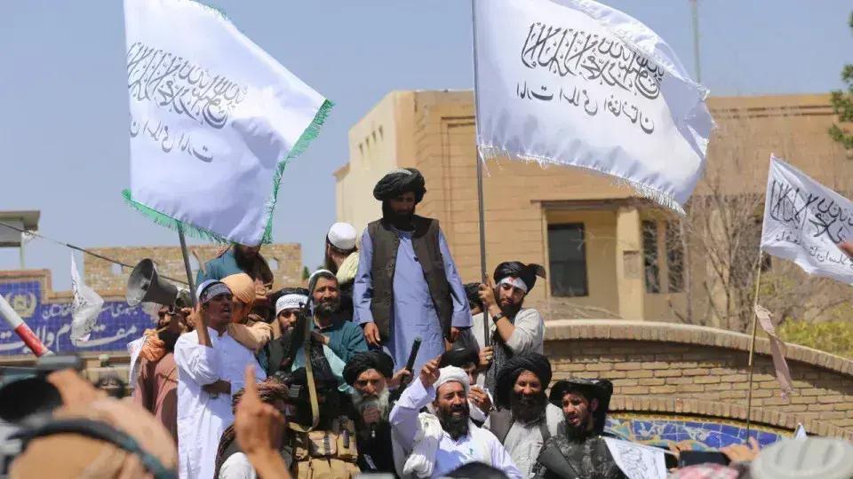 Reconhecimento diplomático da Rússia aos Talibãs sinaliza nova etapa nas relações internacionais