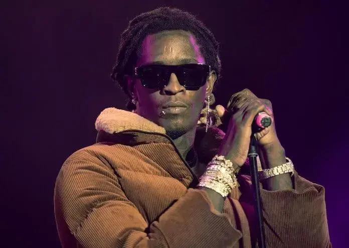 Young Thug surpreende fãs ao pagar gasolina de fã que percorreu 9 horas para assisti-lo