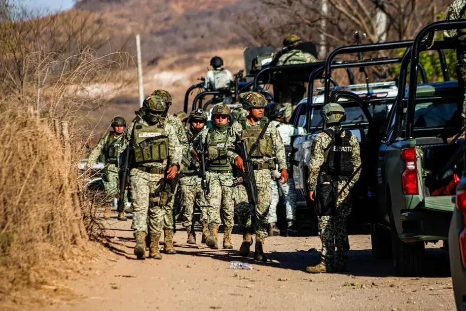 Exclusão de criminosos mexicanos em operação de colaboração com os EUA destaca estratégia política