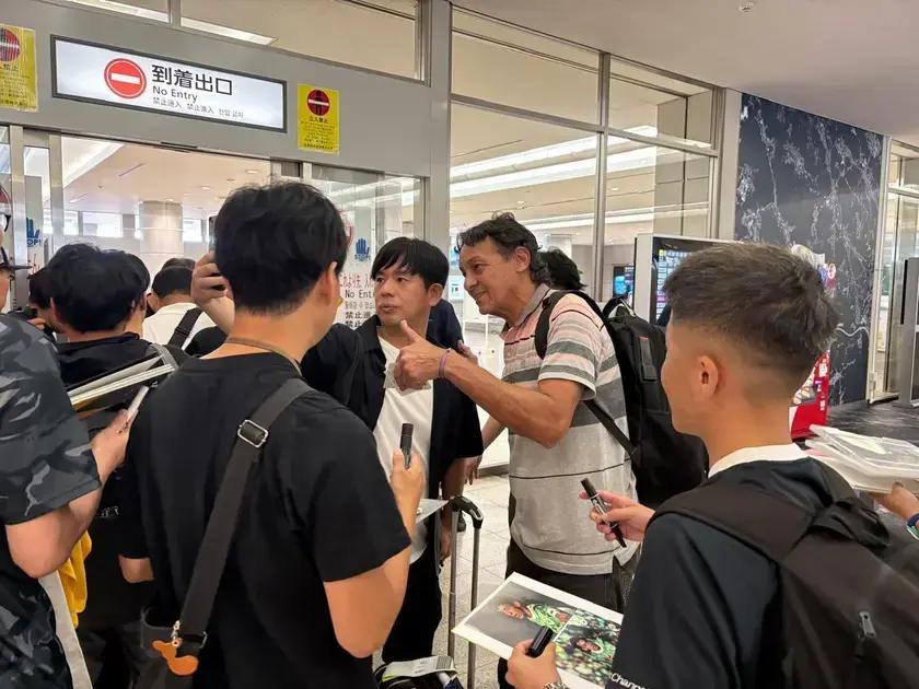 exposição internacional de futebol beneficente no Japão destaca ídolos e história