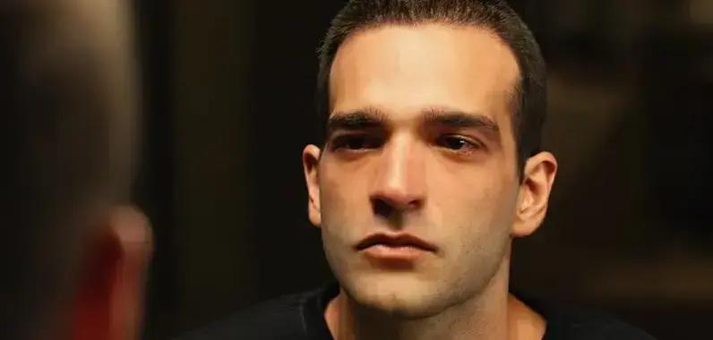 Humberto Carrão muda visual para interpretar Afonso em tratamento de leucemia em novela