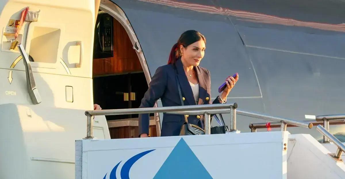 Laura Loomer revela detalhes controversos em depoimento e desafia limites na política digital