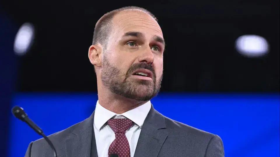 Ministro Alexandre Moraes compara atos de Eduardo Bolsonaro nos EUA a tentativa de golpe