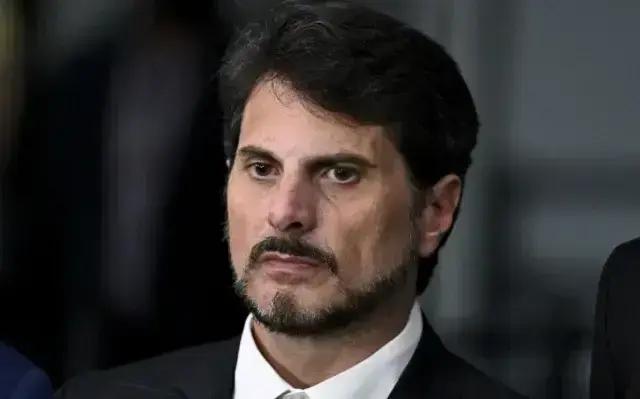 Por que o sistema de segurança do senador Marcos do Val gerou impedimentos e investigações