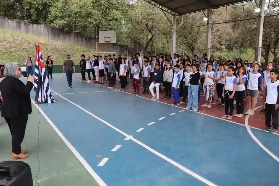 Retorno da atividade do ato cívico em Salto reforça valores de respeito e patriotismo