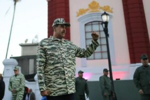 Tensão entre EUA e Venezuela aumenta com ameaças de intervenção militar