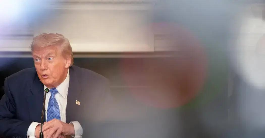 Trump sugere acordo de paz Russia-Ukraine com troca de territórios, diz fonte