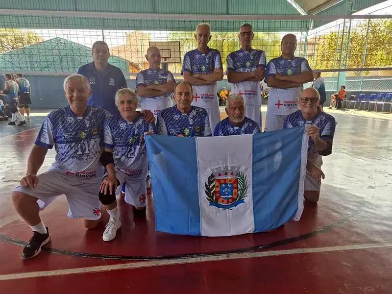 Vôlei adaptado de Salto celebra sucesso na copa regional com apoio da torcida
